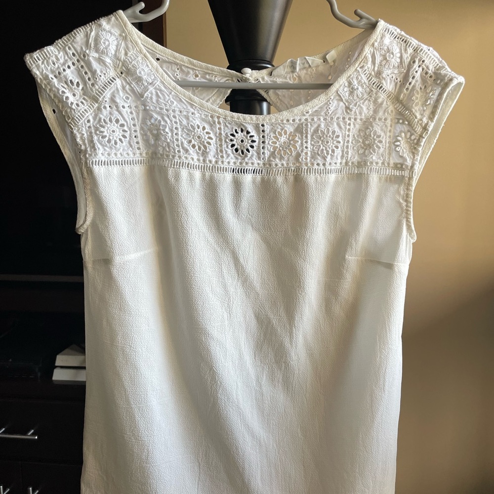 White short sleeve blouse